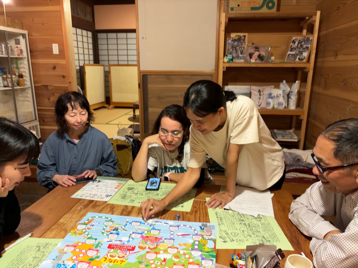 ShigayYmca's tweet photo. #滋賀県地域日本語推進事業 のモデル日本語講座第Ⅰ期が #日野町 で開講されています。その一つとして、 #お茶会 を開催しました。
日頃勉強している #日本語 を使って話たり、日本文化体験や悩み相談もしたりと充実した時間になりました。

#滋賀県 #滋賀YMCA #YMCA #日本語 #国際交流 #受講生募集中 https://t.co/8cVTAvRo1L