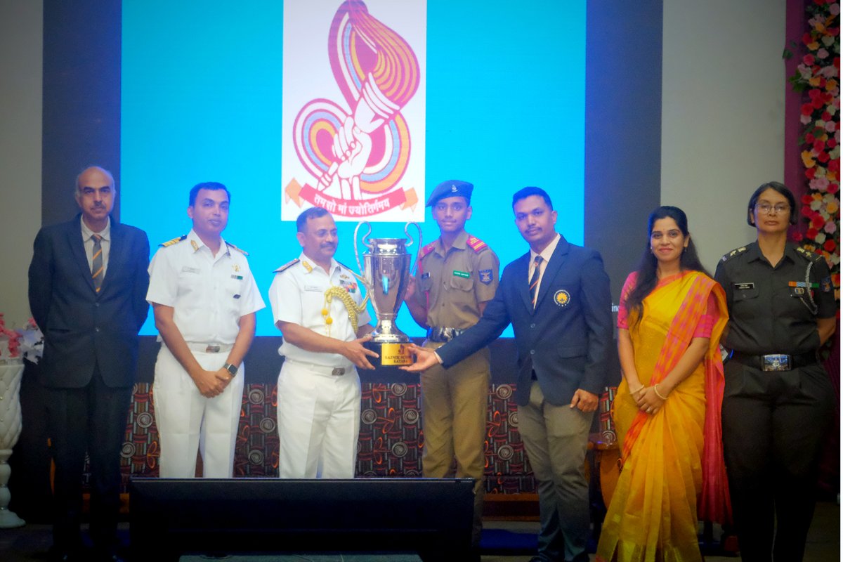 sainik_satara's tweet photo. The Defence Entry Trophy, Academic Tophy (Seniors) and Academic Trophy (Juniors) were bagged by Rana Pratap House, Lal Bahadur Shastri House and Nehru House respectively. School Magazine 'Ajinkya' for AY 2023-24 was also released by Chief Guest. https://t.co/YMVWSk03Hi