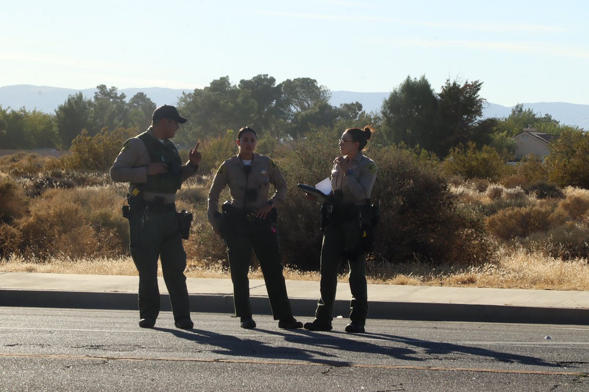1033PHOTOS's tweet photo. #1033photos#tenthirtythreephotography #lacounty#Antoplevalley #cannonphotography #rebelt8i #AV411 #PLM26 #LAN11 #lacofd https://t.co/89MCFirihE