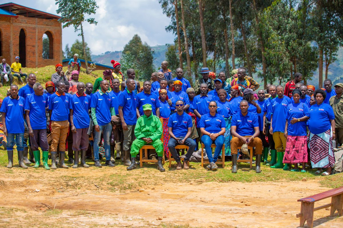 rdi_org's tweet photo. Yesterday, we launched the Tree Planting Period in @RutsiroDistrict . titled "Restoration Project to Strengthen Climate Change Resilience," will involve planting 150,000 trees in Rutsiro and @KarongiDistr . https://t.co/9SYNgLaZwc