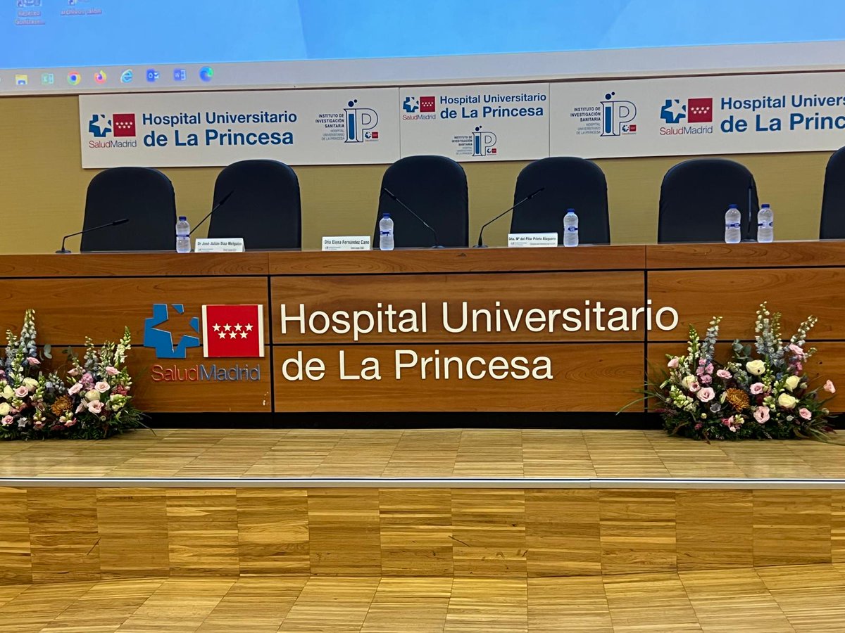 Todo listo para disfrutar de la "III Jornada Científica de la Dirección de Enfermería" en #HULPR

#IIIJornadaHLPR#Comisioncuidados#Enfermeria#Fisioterapia#TMSCAE