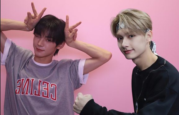feelDaaVibe_'s tweet photo. CHINA LINE 🇨🇳💕
เฮียจวิ้น (🐱) & เฮียเจิ้น (🐰)
#SEVENTEEN #JUN
#TWS #HANJIN #SVTWS https://t.co/bd8Jx1t3x2