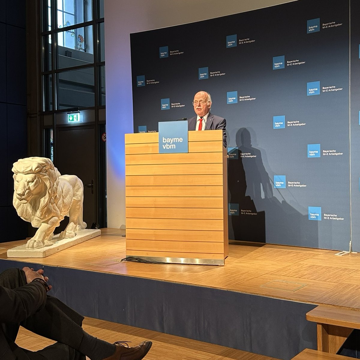 Michael Bitzinger tweet media