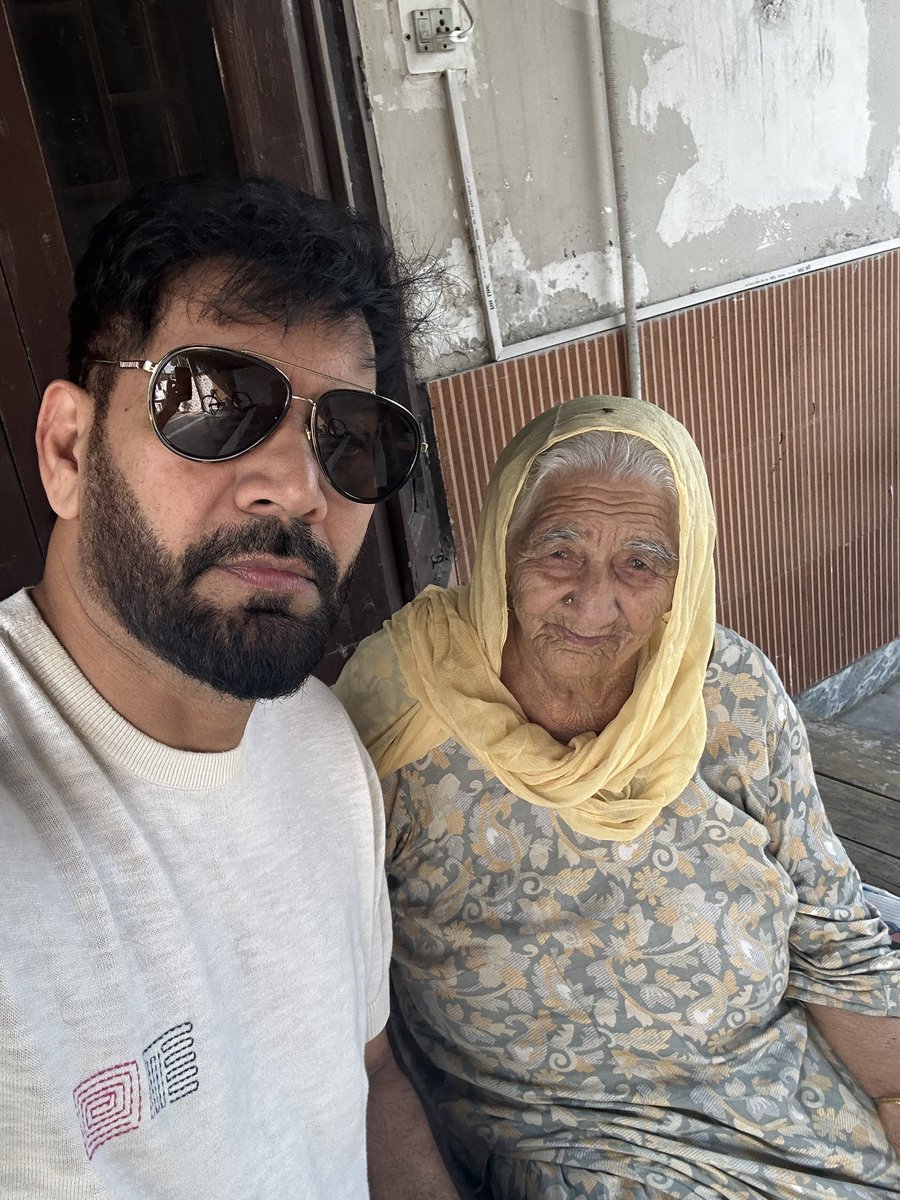 JJassiOfficial's tweet image. Mata naaal Selfian
#punjab #pind