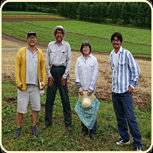 sanki__net's tweet photo. 🎁第11回プレゼント企画🎁 

今回の商品は・・・

✨北海道富良野産 ゆめぴりか5kg✨

Amazon商品レビューでも⭐️4.7を獲得するほどの
当店で1番の人気商品です😤

北海道の富良野でお米を育てております「ちにたふぁ～む」様のゆめぴりかです🌾

ツヤがあり、モチモチとした食感が癖になること間違いなし😎

Amazonでも数量限定で販売しておりますので
気になった方は下記URLより、ご購入お待ちしております🙇‍♂️

https://t.co/S7120A26OU

こちらの商品を
抽選で3名様にプレゼント- ̗̀🎁 ̖́-

お米の価格が上がっている昨今
皆様のお力になれるよう、松井社長大奮発企画です🙀

皆様からのフォロー、リポスト心よりお待ちしております🙏

○抽選で3名様にプレゼント

＜応募方法＞ 
・当アカウントをフォロー 
・この投稿をリポスト

締切：11月5日23時59分 
発表：11月6日18時00分頃

皆様からのご参加を心よりお待ちしております🙇‍♀️

※リポストして頂く方へのお願い🙏
鍵垢でのリポストは当アカウントでは
確認が出来かねますので
応募者の方につきましては
ツイートの公開設定を「公開」に
して頂きますよう、お願い申し上げます。
引き続きよろしくお願い申し上げます。

 #米 #ゆめぴりか #コメ #富良野 #サンキネットショップ #産地直送 #ちにたふぁ～む #秋 #北海道 #プレゼント #プレゼント企画開催中 #キャンペーン #拡散希望 #懸賞