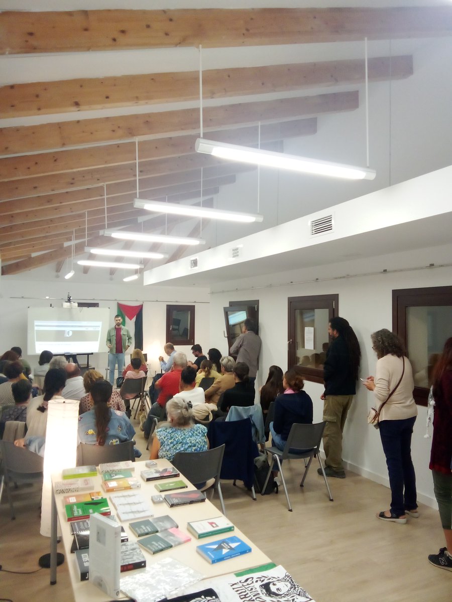 🫂Ahir,+30 persones ens trobarem al Pla, de la mà de Xaloc i <a href="/CarlesBover/">Carles Bover</a> per veure <a href="/GAZAdocumentary/">GAZA</a>.

➡️Parlàrem sobre el genocidi imperialista, la hipocresia de PSOESUMAR i de com organitzar-nos contra el sionisme a casa nostra.

🇵🇸Dia 8 pròxima aturada: poble a poble a Sineu!