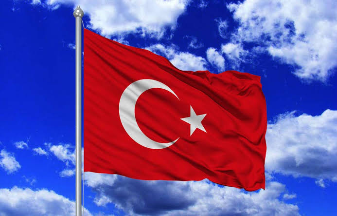 Milletimizin başı sağ olsun. Şehitlerimize Allah'tan rahmet, gazilerimize acil şifalar diliyorum. Menfur saldırıyı lanetliyorum. Türk tarihi bu tür hain eylemlerle doludur. Her zaman olduğu gibi birlik ve beraberliğimizi bozmadan bu hainlere yaptıklarının hesabını soracağız.