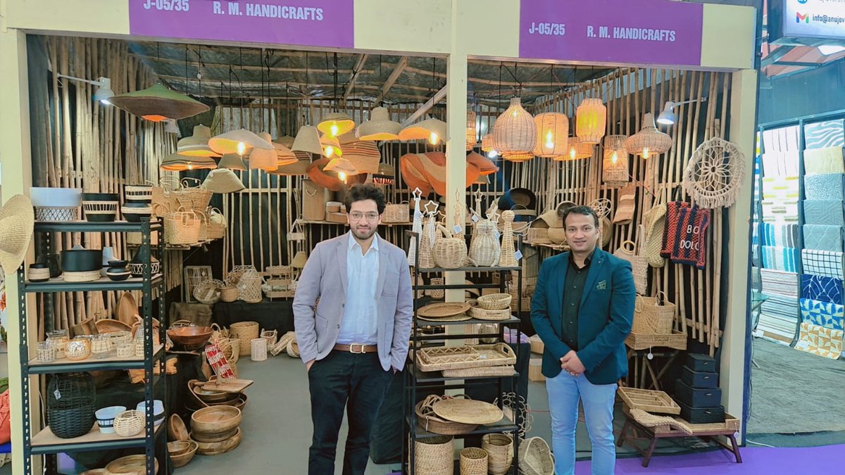 rahul867's tweet photo. We are thrilled to witness the remarkable success of entrepreneurs who completed our Handicraft Export Management Course and went on to participate in IHGF Delhi Fair – Autumn 2024. 
@Fieo @DEH_DGFT @TexMinIndia @NIESBUDNOIDA @dgftindia  @minmsme @handicraftsdc @handicraf https://t.co/ncR0Zwew4n