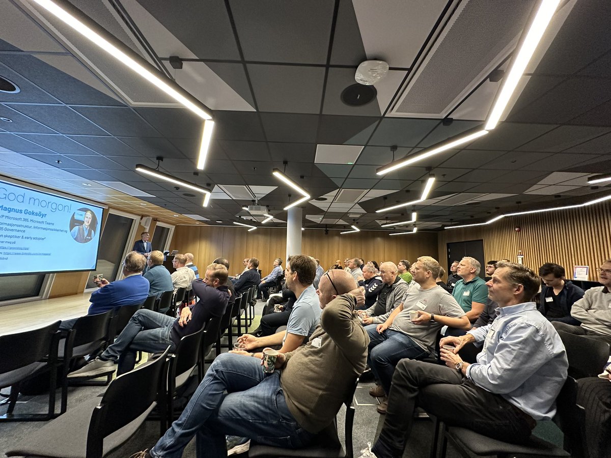 Day 2 of <a href="/MVPDagen/">MVP-Dagen</a> starts with a full room where <a href="/o365And/">Magnus Goksöyr</a> will learn us how to run proper meetings in Teams #MVPBuzz