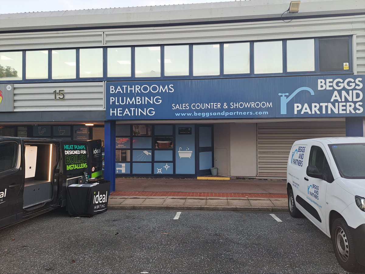 JR_idealheating's tweet photo. I am continuing the #heatandgreet tour today @beggsandpartners Basildon showing g of all things @ideal_boilers . I have #spintowin and plenty of giveaways with #greggs on the way. Come down and say hello #logicmax #voguemax #logicair #halowifi #showvan #bestboilers https://t.co/CJspq5HtgC