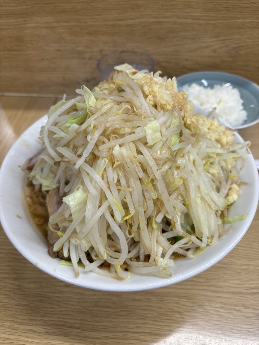 ja1xrm's tweet photo. ラーメン二郎栃木街道店

大TARO🍚
なんとなく今日は食えると腹が訴えていたのでそっと一膳。うまかったよ〜🍚 https://t.co/z6hOkUoczL