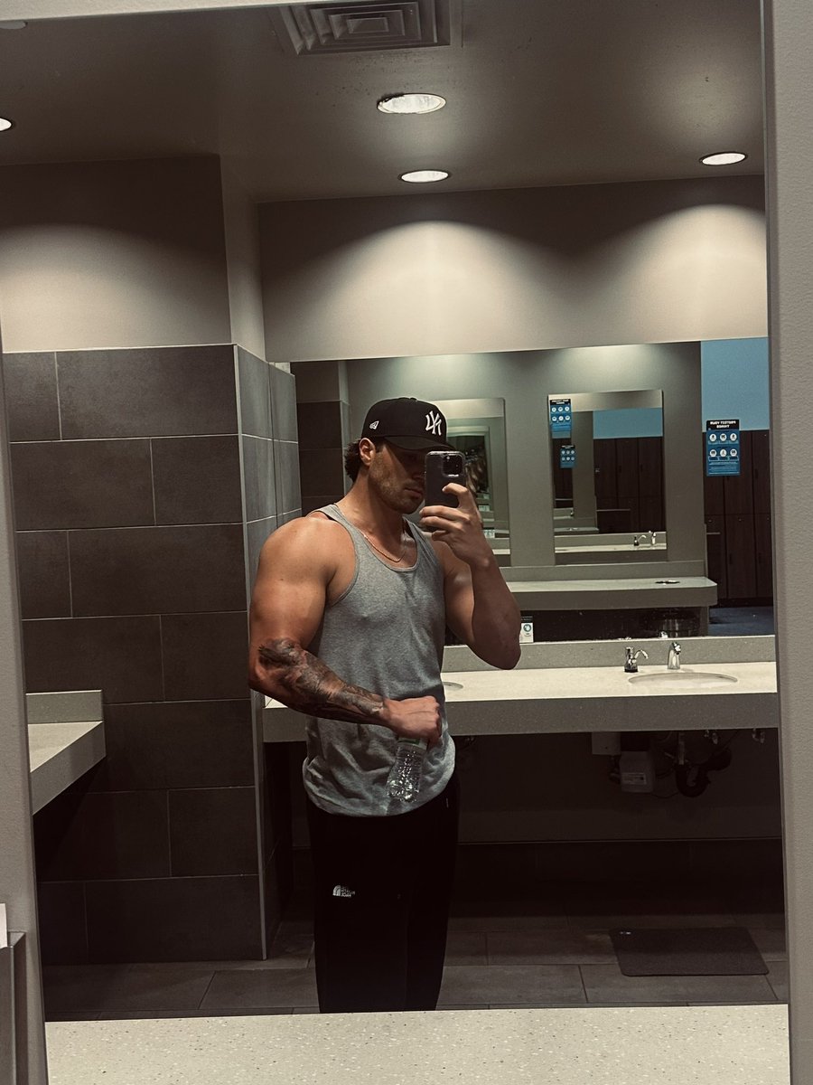 Tyler Nolan tweet media