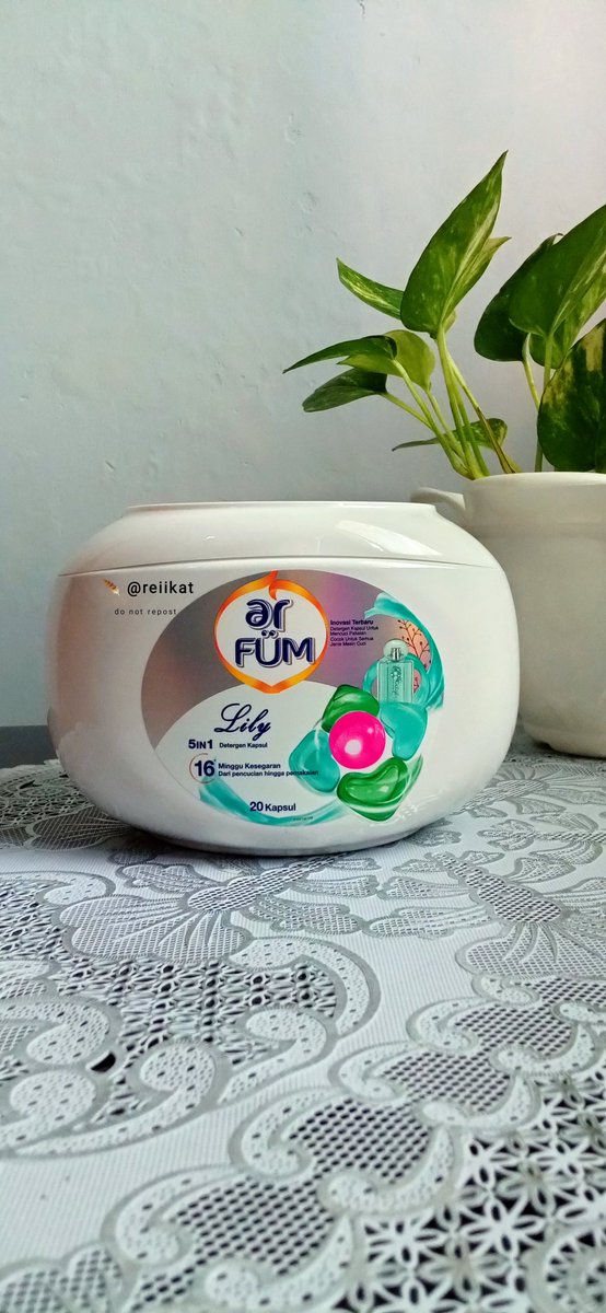 reiikat's tweet photo. Masih sering salah takaran kalau pakai deterjen cair? Inilah saatnya beralih pakai deterjen kapsul Ar Fum. Kini mencuci jadi lebih sat set dan tetap slay 💅🏻

-A Thread- https://t.co/dpPTJIfnAK