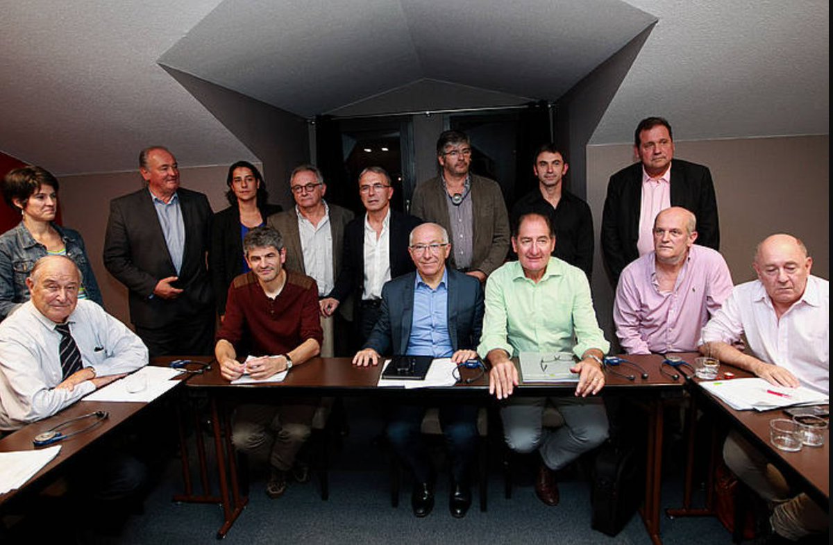 1️⃣0️⃣ URTE BAIONAKO ADIERAZPENETIK.
Aieteko adierazpenaren biharamunean egin ekimen indartsua, iritzi orotako ipar EHko politikariek aurkeztua. Oinarrizko urratsak egin dira geroztik, eta etapa berri bat dugu orain aitzinean.
Irakurri + bakebidea.com/?p=7824&lang=eu