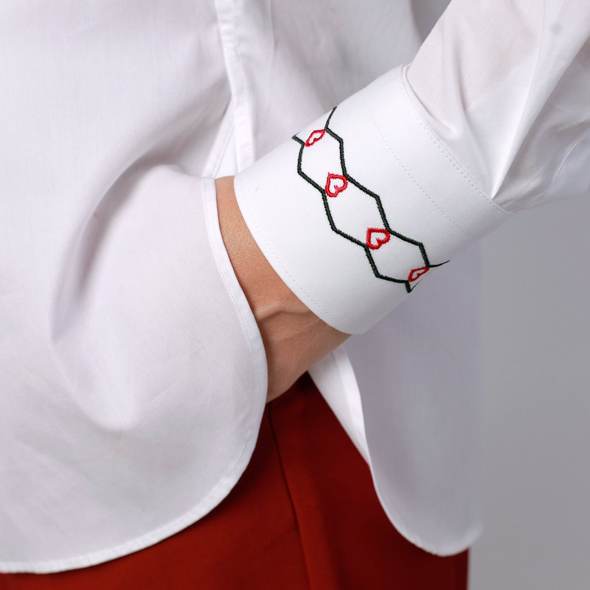AlisiaEnco's tweet photo. 🎨 Wear a Piece of Art with Our Brancusi-Inspired Shirt! 🎨
https://t.co/nWLFCT1YGQ

#BrancusiInspiration #InfiniteColumn #ArtAndFashion #WhiteShirt #AlisiaEnco #WearableArt #SpecialPrice #HeritageInStyle https://t.co/mrPBPj4LC7