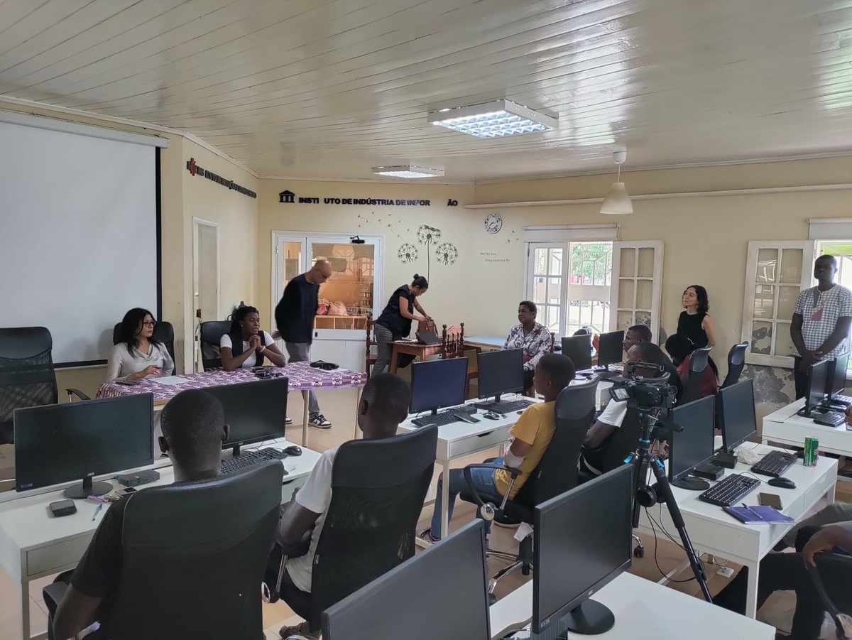 Lovita_Ram's tweet image. Conducting a series of consultations with youth across the island to inform the new youth strategy for São Tomé n Principe #undpstp