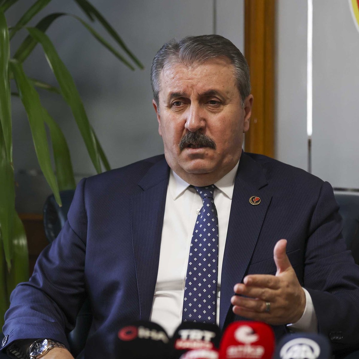 Mustafa Destici: 

"Beş siyasi partiye hazine yardımı olarak verilecek 5 milyar 68 milyon TL, Savunma Sanayi Fonu'na aktarılsın."

Çok güzel bir teklif 👏👏

#BirizBirlikteyiz