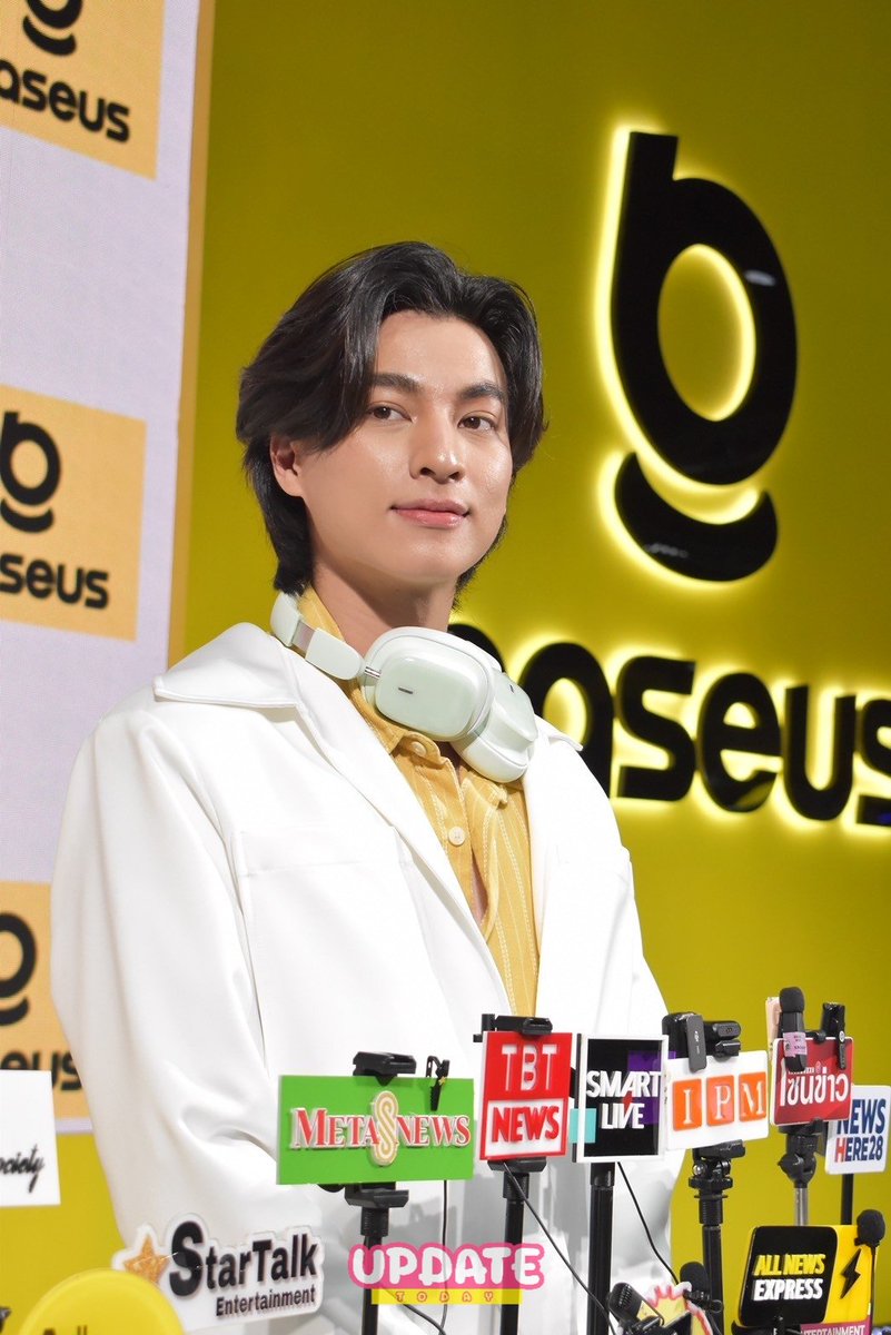 Update__today's tweet image. &quot;กลัฟ คณาวุฒิ&quot; ช่วงสัมภาษณ์สื่อในงาน Thailand Mobile Expo 2024 กับการเปิดตัวพรีเซ็นเตอร์คนแรกของ Baseus​ Thailand​ 

#BaseusTHxGulf #เบซุส #BaseOnUser #GulfKanawut #BaseusxGulfwithU
#UPDATETODAY #ข่าว #ข่าวบันเทิง