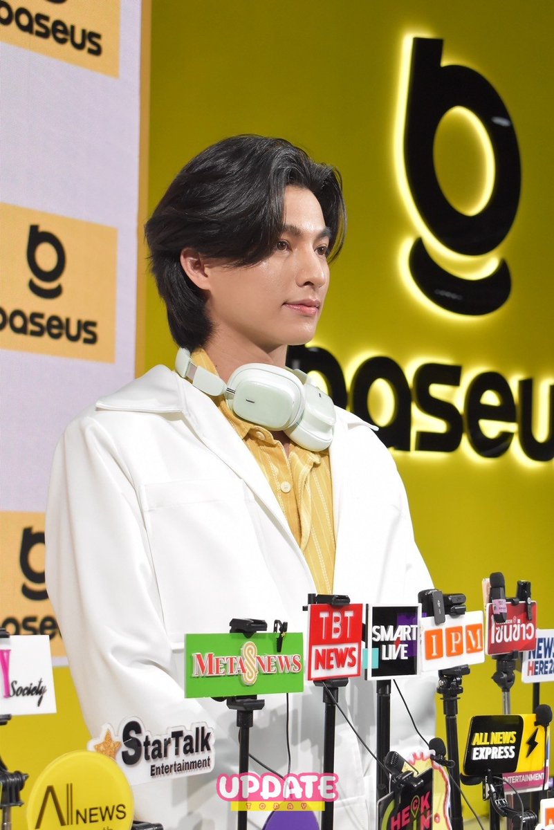 Update__today's tweet image. &quot;กลัฟ คณาวุฒิ&quot; ช่วงสัมภาษณ์สื่อในงาน Thailand Mobile Expo 2024 กับการเปิดตัวพรีเซ็นเตอร์คนแรกของ Baseus​ Thailand​ 

#BaseusTHxGulf #เบซุส #BaseOnUser #GulfKanawut #BaseusxGulfwithU
#UPDATETODAY #ข่าว #ข่าวบันเทิง