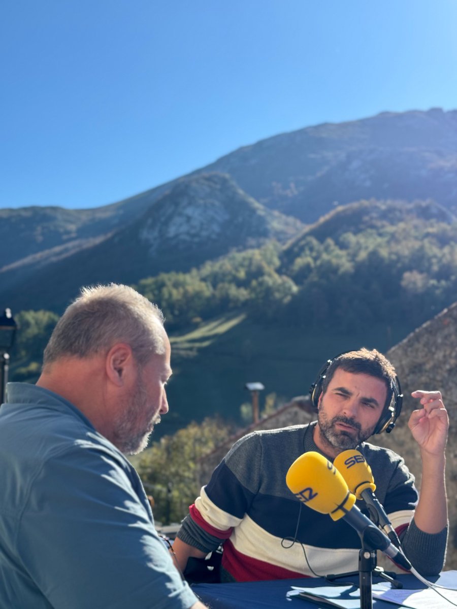 ⛰️ Tomás Fernández, guarda del refugio del Picu Uriellu, explica la tarea de quienes habitan estas instalaciones de alta montaña: "asesoramos, informamos e intentamos que los temerarios que llegan al refugio tomen precauciones"