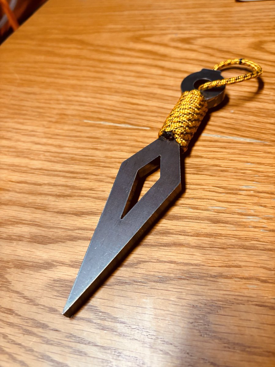 本日のお届け物はハフジノハガネさんのクナイさん🪵
次回の薪割り楽しみ😊
#フジノハガネ
#クナイさん