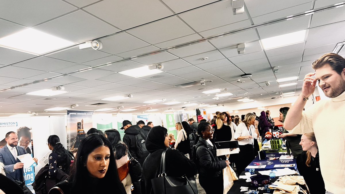 SCHT Clinical Education Team (@scht_educators) on Twitter photo Thank you <a href="/KeeleUniversity/">Keele University 🐿️</a> for inviting us to your careers day 🎓
Our <a href="/ShropCommHealth/">Shropshire Community Health</a> colleagues, <a href="/RGNMikeJSmith/">Mike Smith</a> and Lou spoke to over 100 students advising them on careers and jobs 👏🏻
We look forward to networking with you in the future!
#teamshropcom #NHS Thank you <a href="/KeeleUniversity/">Keele University 🐿️</a> for inviting us to your careers day 🎓
Our <a href="/ShropCommHealth/">Shropshire Community Health</a> colleagues, <a href="/RGNMikeJSmith/">Mike Smith</a> and Lou spoke to over 100 students advising them on careers and jobs 👏🏻
We look forward to networking with you in the future!
#teamshropcom #NHS
