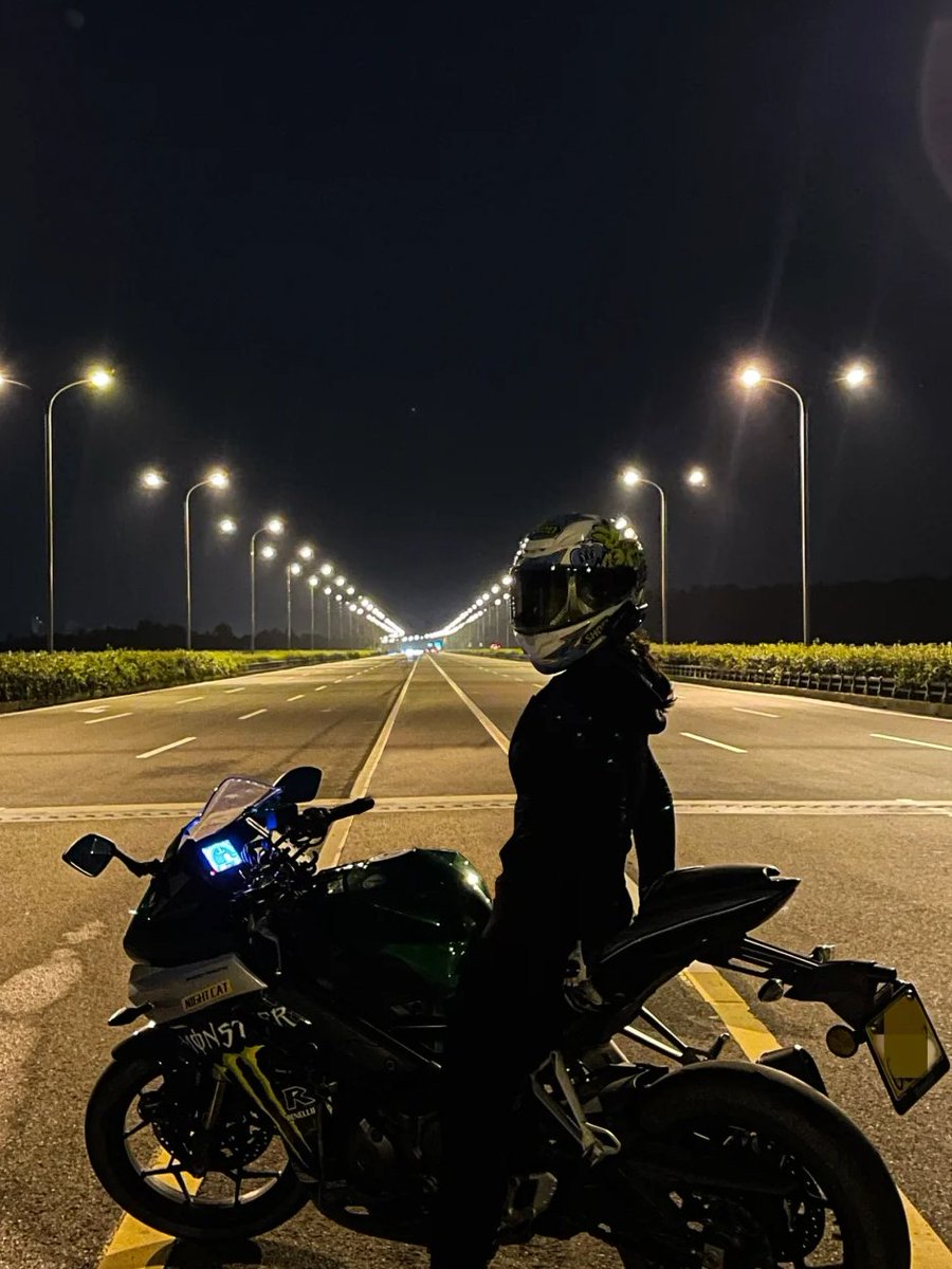 KellyNe2_'s tweet image. A great place for night riding | This road is so atmospheric!
