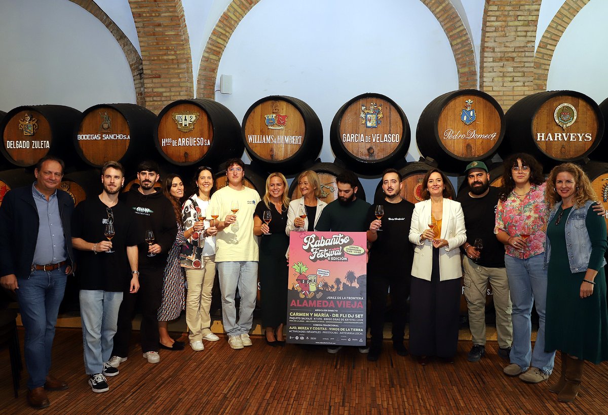 ciudadjerez's tweet photo. 🎶El @rabanitofest tomará la Alameda Vieja para reivindicar el otoño joven con gastronomía tradicional, música y mucho buen humor

📆Junto a @GloriaVendimia, Albariza en las Venas y El Espartero os invitamos a sumaros al evento que se celebrará el 9 de noviembre https://t.co/G3PeuhYFQV