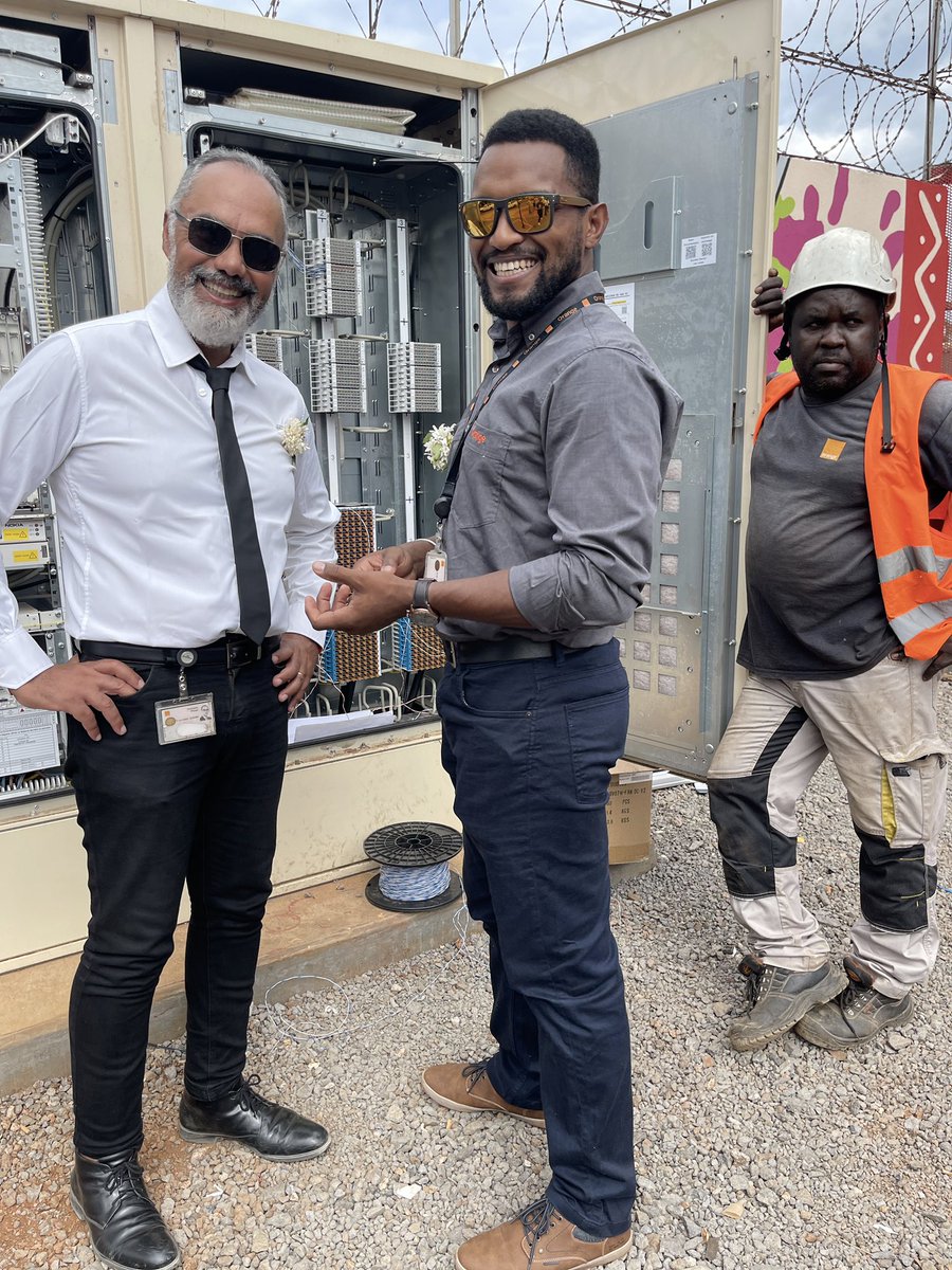 Nouvelle connexion, nouveau souffle pour Ouangani ! 
Orange Mayotte lance un NRA à Ouangani : débits jusqu'à 40 Mbit/s, jusqu'à 1000 foyers connectés. Mayotte se connecte, et Orange est là. 

Découvrez nos offres : urlr.me/BjX1Q

#OrangeMayotte #Ouangani #OrangeEstLà