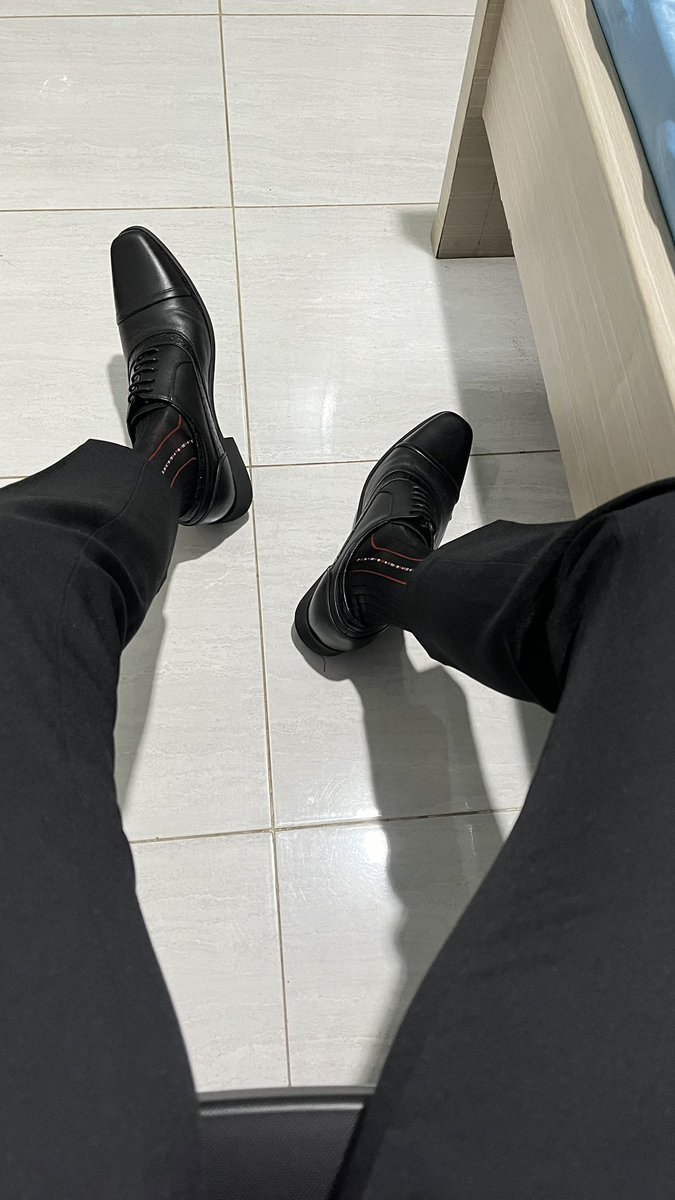 SocksIndonesian's tweet photo. Confident enough to wear sheer socks, is there anyone like me? https://t.co/qkWxdVg2OD
