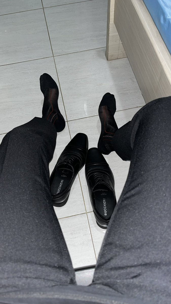 SocksIndonesian's tweet photo. Confident enough to wear sheer socks, is there anyone like me? https://t.co/qkWxdVg2OD