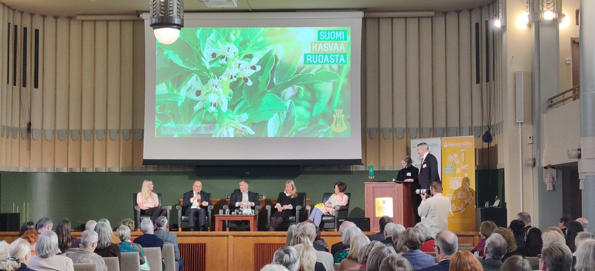 MallaAhonen's tweet photo. Kohta kuulemme @agronomiliitto'n #SuomiKasvaaRuoasta -jäsenseminaarin arvovaltaisten panelistien mielipiteen, puuttuuko suomalaiselta ruoalta visio. 🍔🍕🍟 https://t.co/oyU7tt8Xss
