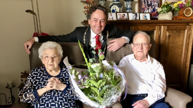 Rinus en To kunnen al 65 jaar niet zonder elkaar: ‘Liefde op het eerste gezicht’ -  internetbode.nl/halderberge/l/…