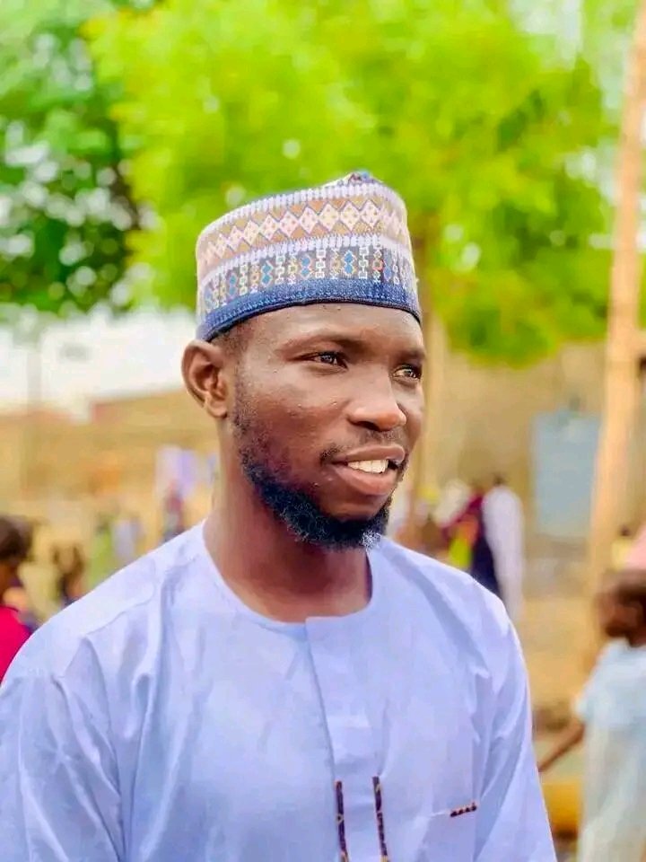 IdrisSaniAdam2's tweet photo. May Allah forgive your shortcomings Ali https://t.co/6m46WT9Jfg