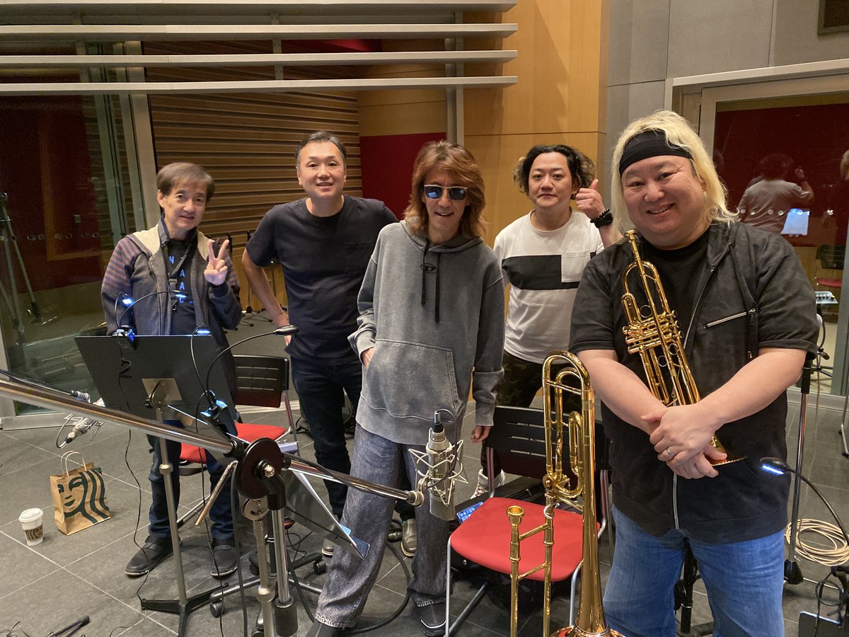 楽しい録音でした！　
今回は僕がホーンアレンジを担当させて頂けました
完成が楽しみです。。。。。。。。。