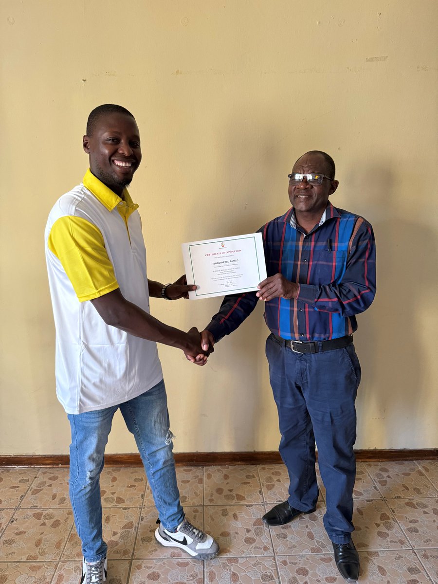 The_KBL's tweet photo. Throwback to the GRIT training in Tutume! 🎓 We’re still offering sessions to keep empowering our retail partners. Keep learning, growing, and building towards success. 💻

#GRITTraining #FutureWithMoreCheers https://t.co/4uH7FBdm1J