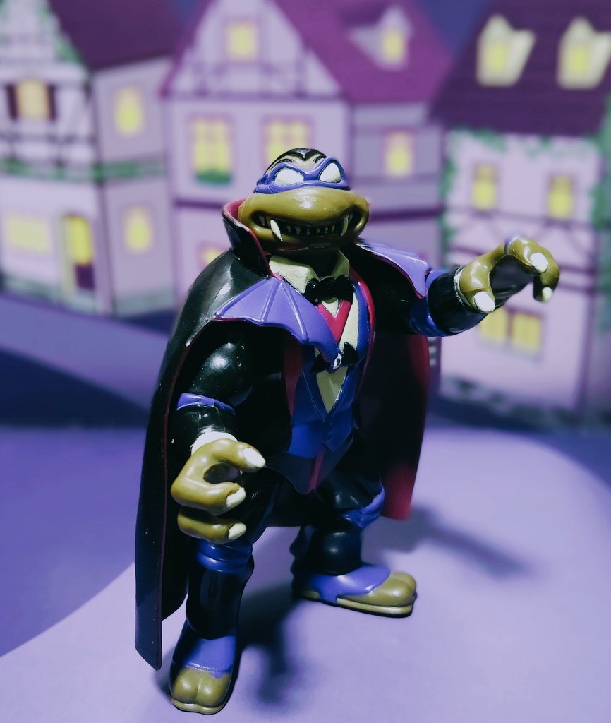 2022iceman's tweet photo. 🐢【TMNT(タートルズ) ドラキュラ伯爵 ドナテロ】🎃
DONATELLO as Dracula
UNIVERSAL STUDIOS
MONSTERS  
TEENAGE MUTANT NINJA TURTLES
#夜のフィギュア撮影会 
10/24お題   『フリー』
#TURTLES #タートルズ #TMNT https://t.co/xvV4HNJWSE