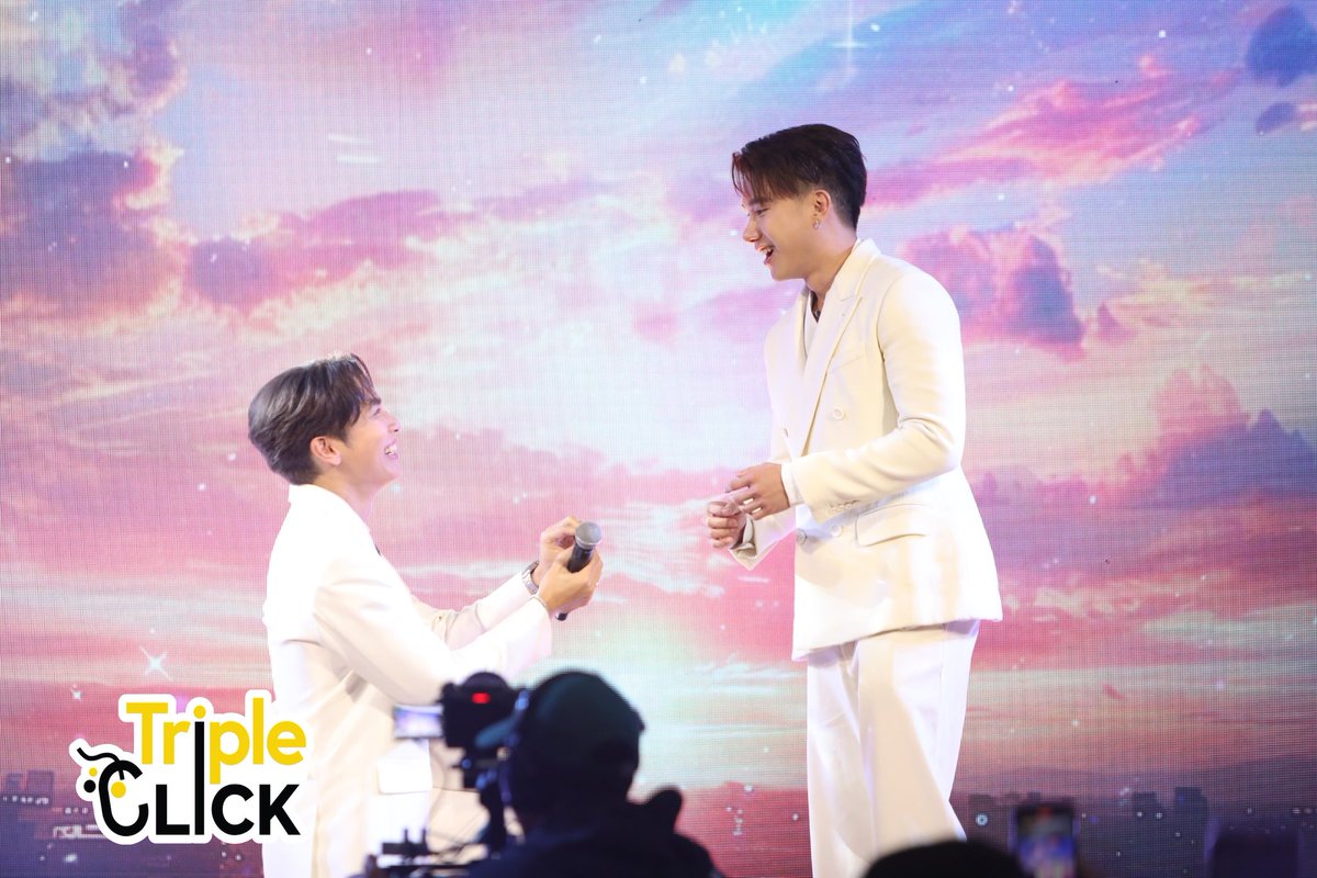 folkorev's tweet photo. get you a boyfriend like mew suppasit who wrote a love song for you, asked you to be the model of the mv, then he asked your hand in marriage the day the song that was written for you released. literally only tul pakorn can relate to that 🥹 https://t.co/aDO002qWRO