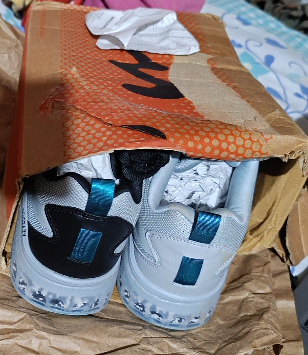 adilalam_'s tweet photo. But why is this happening multiple times? 
I applied to return my shoes due to the mismatched color and size also. 
No one contacted me directly sharing the message that your return order had failed. 

Resolve my issue ASAP. https://t.co/RPPoD57Wl8