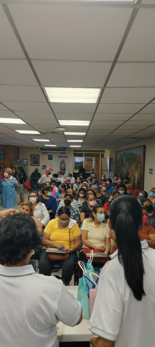 Pachifula's tweet photo. Ayer fue todo un  EXITO la actividad que el Comité de Actividades Sociales y Filantrópicas, de la Asociación Panameña de Profesionales de la Propiedad Horizontal (APAPROPH) en formación, en conjunto con ADAVION, realizó en el día de ayer, llevando alegría y muchos regalos a los https://t.co/iuEm1LEbBB