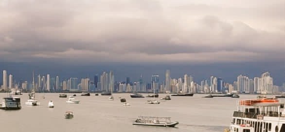 #PronósticoDelTiempo | En la mañana se esperan chubascos aislados y posibles tronadas en Colón, Panamá Norte, Darién, Coclé, Veraguas, Chiriquí y Herrera. Para la tarde se esperan aguaceros aislados en Chiriquí, Veraguas, Herrera, Coclé y gran parte del Pacífico.
@imhpapmam