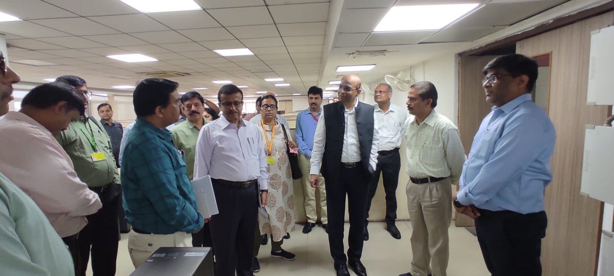 NICMeity's tweet photo. A vigilance team from @GoI_MeitY, headed by the Joint Secretary &amp; Chief Vigilance Officer visited NIC, Uttar Pradesh State Centre, to sensitize the employees on different aspects of vigilance.
#NICMeitY https://t.co/0OTeo31QoP