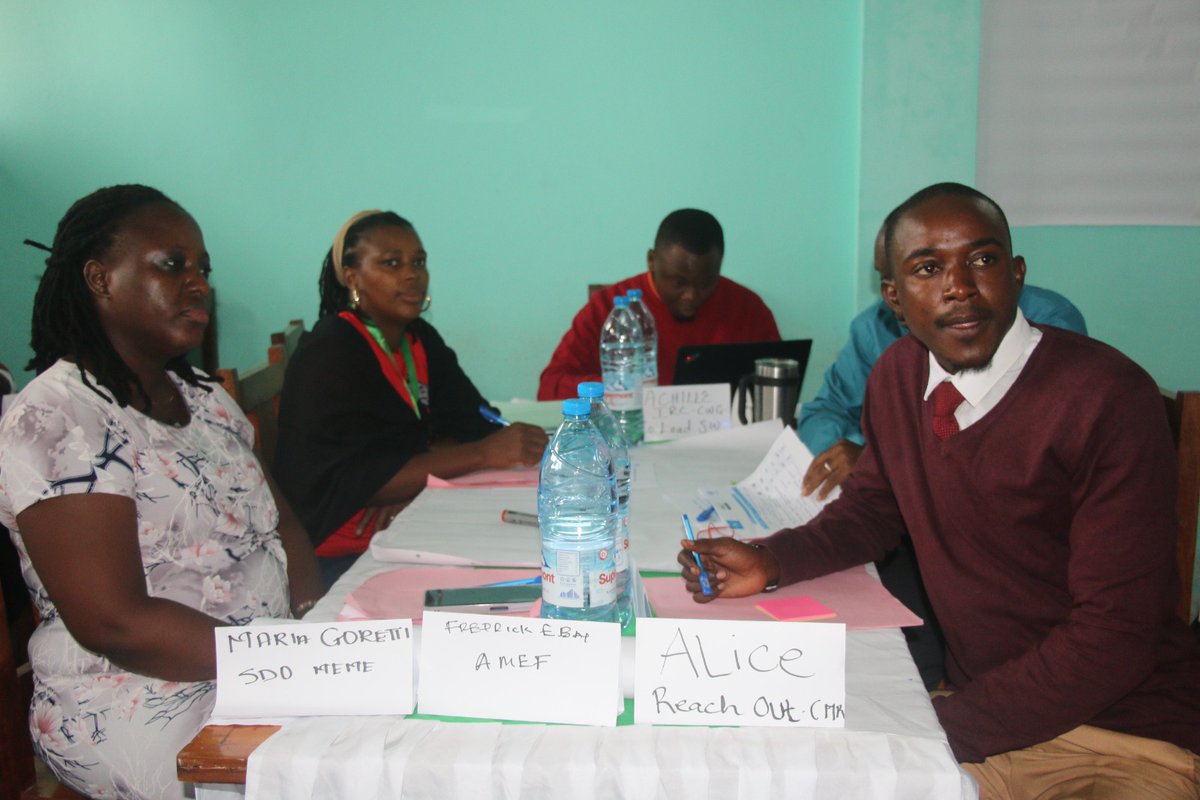 WFP_Cameroon's tweet photo. #Cameroon🇨🇲

3⃣0⃣experts from #NWSW are in #Buea for a two-days training on💵Cash and Vouchers organized by the Cash Working Group.

The training facilitated by @WFP, @OchaCameroon and @RESCUEorg is attended by local authorities, INGOs and NGOs.

#SavingLives
#ChangingLives https://t.co/SqRBgZcriD