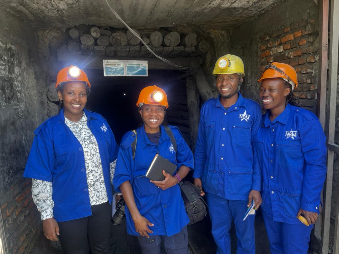 giz_rwanda's tweet image. Yesterday, the #RwandaWCE♻️project in collaboration with @RwandaMinesB, held a workshop on #CircularEconomy in #MiningOperations. Discussions included water recycling, tailing reprocessing to improve mineral recovery rates &amp;amp; residuals&apos; reuse in construction.
#GermanCooperation 🤝