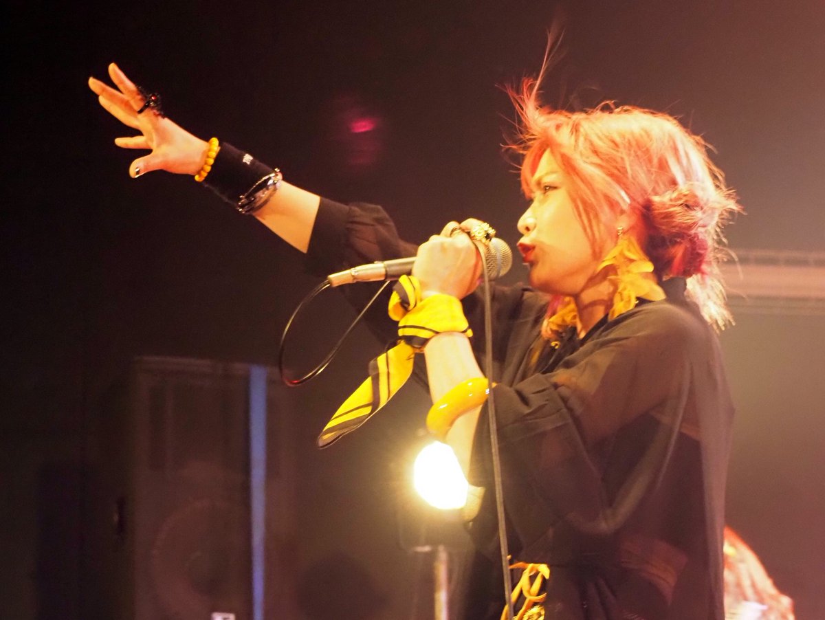 sakacyan1225's tweet image. #ヴォーカルってかっけーなー

#PARADOXX
#AMANE