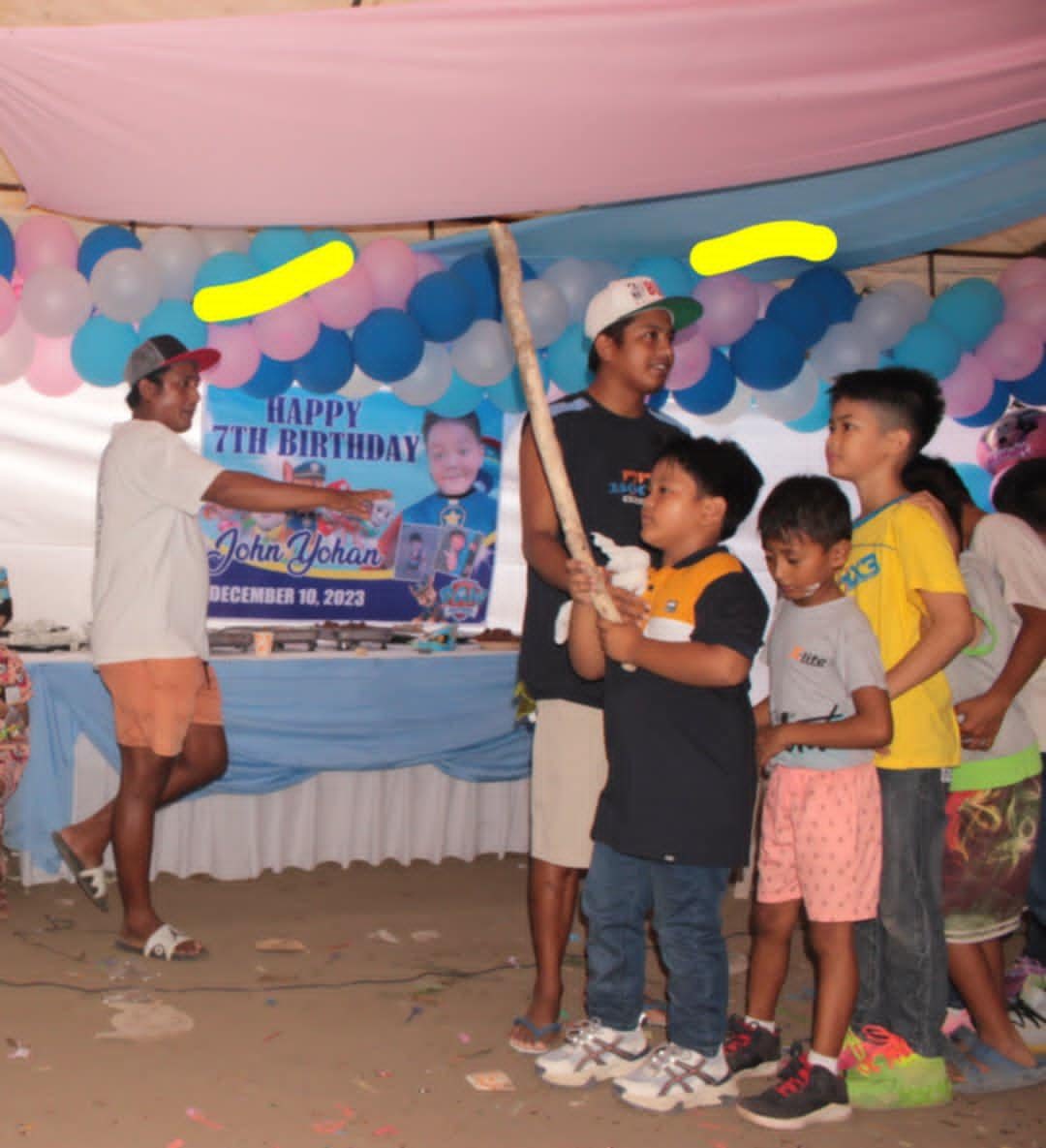 mikharubloom's tweet image. Someone is asking for an update on her family. Hindi po sure kung na rescue na since there has been no contact since morning. Hindi na po makabangon ang tatay and they are with kids. 

Here are the details: 

Municipality/City &amp;amp; Province: carretunan, calatagan, batangas 
Full…