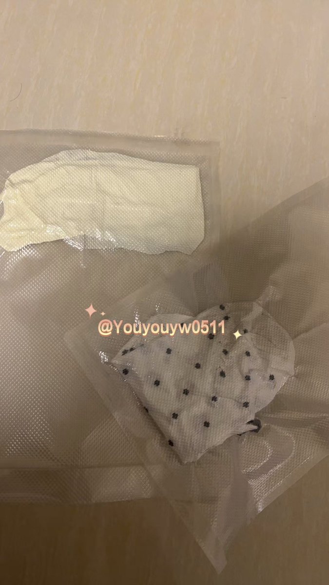 出两双短袜 打八折需要的来 #原味卖家