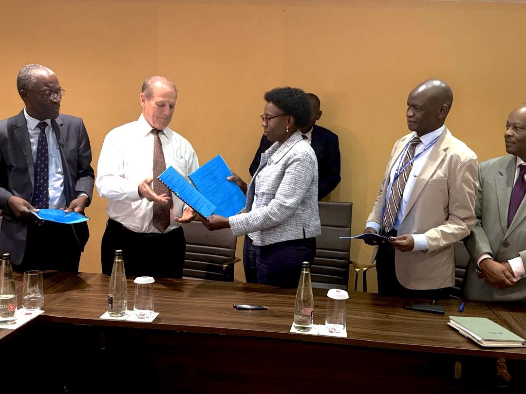 UgandaCancerIns's tweet photo. A significant milestone in the fight against Sickle Cell Anemia has been achieved today with the signing of a Memorandum of Understanding (MoU) between the Ministry of Health, Joint Clinical Research Centre (JCRC), Uganda Cancer Institute (UCI)and Cincinnati Children's Hospital, https://t.co/WRxWE3ngnC