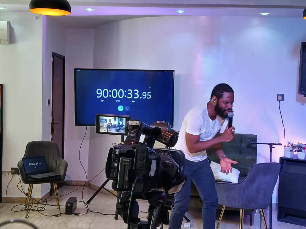 kolaseriki's tweet image. We’re in the thick of it! 90+ hours and counting! Thank you for your support! #essemmsingathon #letsraiseasound 
@essemm_twf 
History books about to be rewritten 🔥🔥