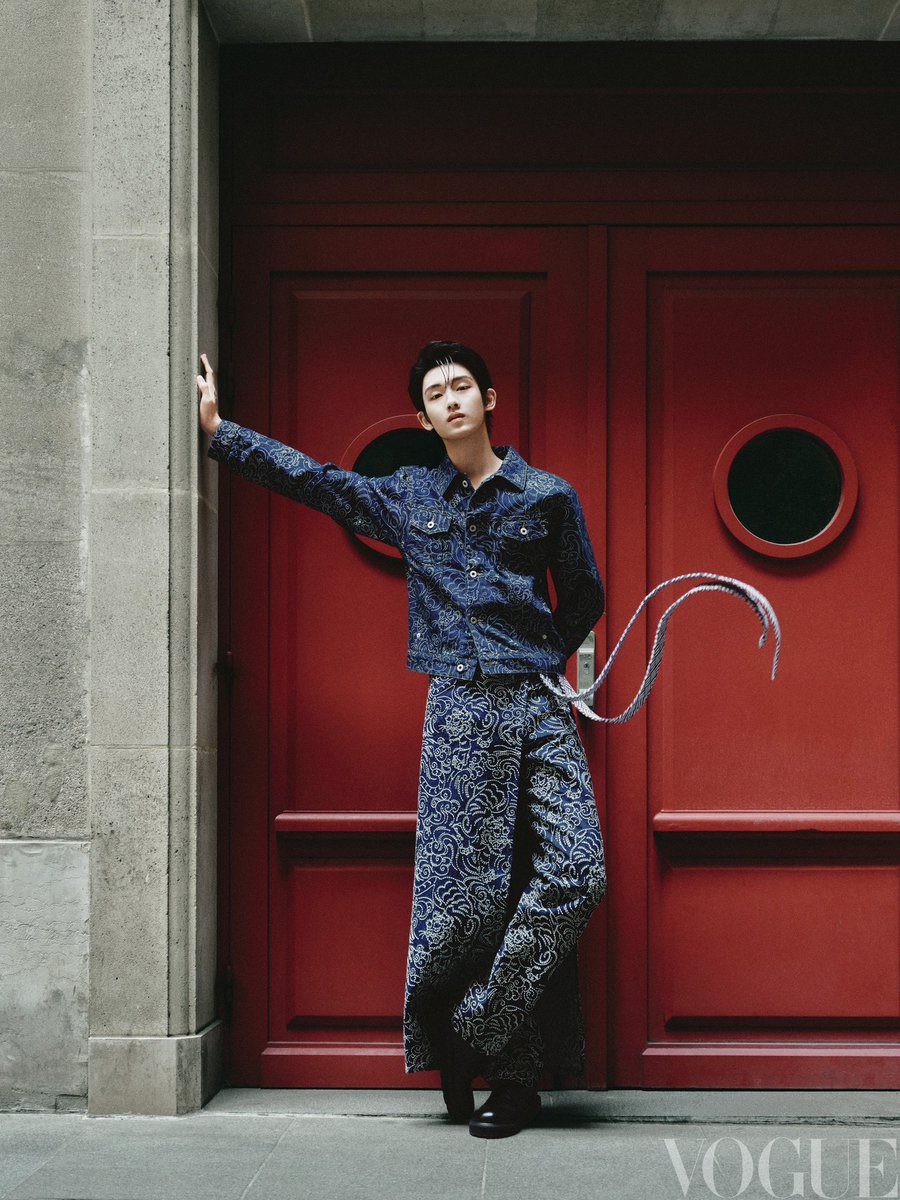 NCTsmtown's tweet image. #WINWIN

#董思成 #윈윈
#NCT #WayV #威神V 
#VOGUE #VOGUECHINA